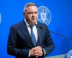 Fost ministru al Agriculturii susține că ar consuma carne de oaie bolnavă: Nu afectează sănătatea
