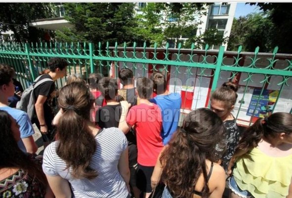 Sute de medii de 1 și 2, la Evaluarea Națională, în mediul rural. Elevul sau profesorul slab pregătit e de vină? 