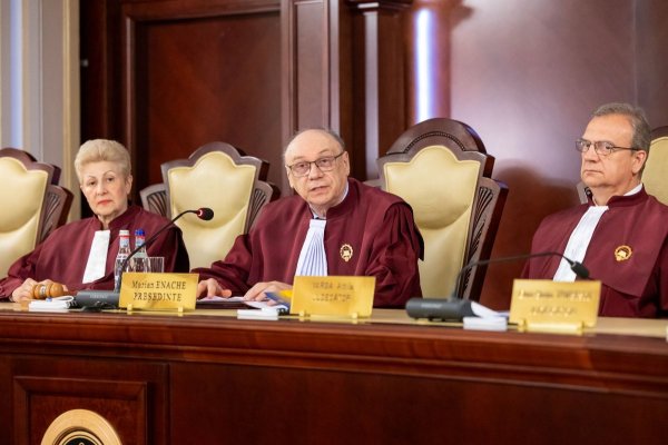  Curtea Constituțională a admis sesizarea care vizează legea privind pensiile private