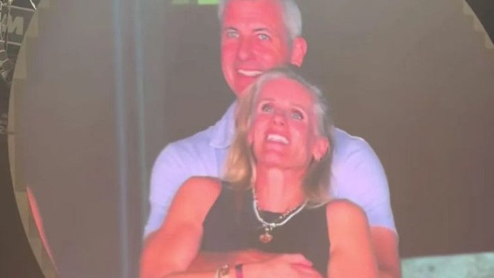 CEO-ul Astronomer a fost suspendat, după ce a fost surprins cu amanta la concertul trupei Coldplay. Video