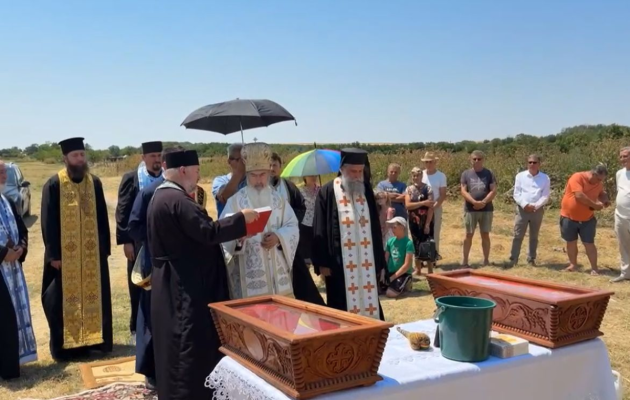 ÎPS Teodosie a oficiat slujbe pentru încetarea secetei în județ. Video