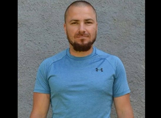Criminal căutat și pe litoral. Polițiștii fac apel la populație pentru capturarea lui. Dacă îl vezi, sună imediat la 112! Video