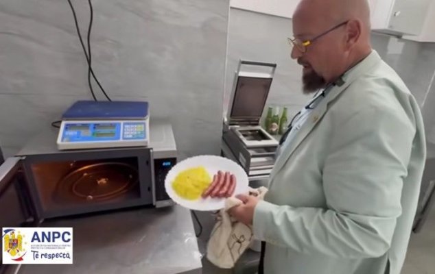 Mizerie de nedescris și gândaci, la restaurantul Lavrion din Mangalia. A fost închis de inspectorii ANPC. Video
