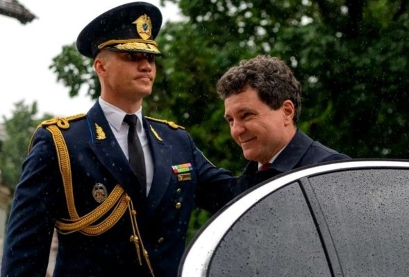 S-a aflat ce salariu încasează Ionuț, SPP-istul lui Nicușor Dan