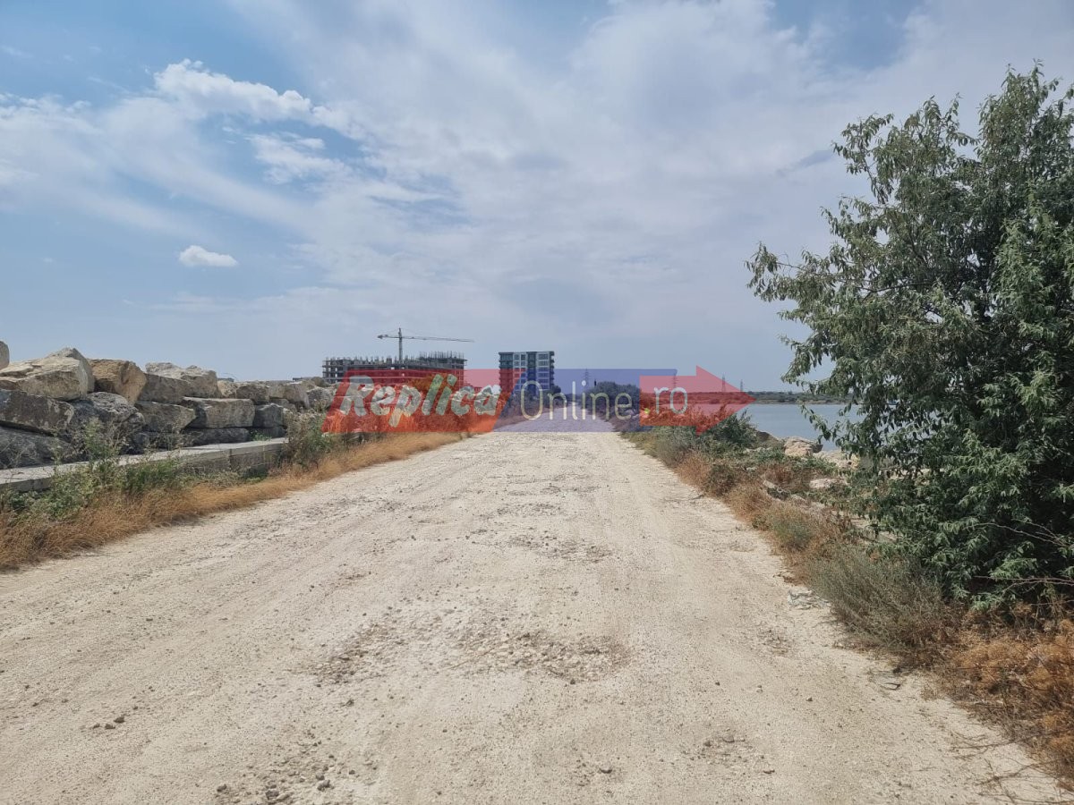 Rau e sa fii prost... Accesul pe Digul de Sud din Navodari este permis dupa ce mergi 5 km... in directia opusa. Video