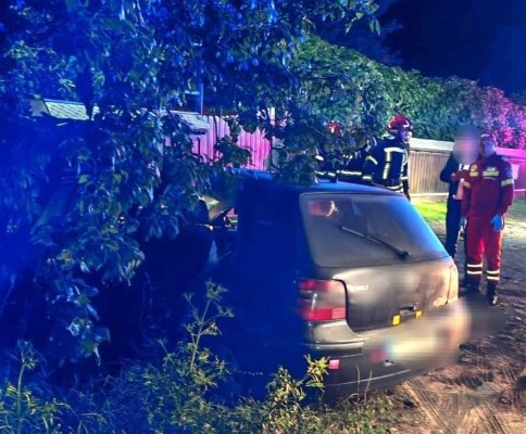 O tânără de 20 de ani și-a pierdut viața, iar alți trei tineri au fost grav răniți