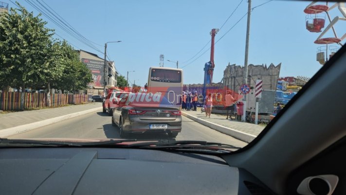 Un sofer de autocar și-a cumpărat o bandă de circulație, în Costinești. Vezi cum a procedat! Video