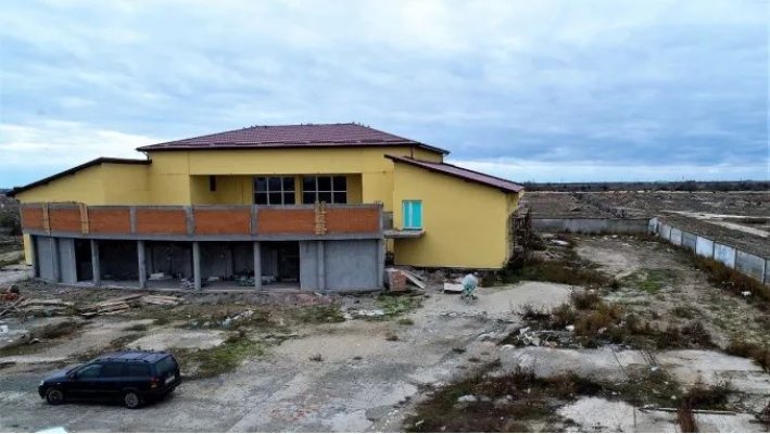 Bătălie pe viață și pe moarte pentru modernizarea Centrului Cultural de Tineret Cumpăna! O fi mâna lui Gâju? 