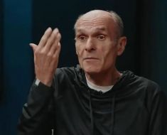 Cristian Tudor Popescu: „Luca Niculescu este un oportunist care dorește cu orice preț o funcție“ Cristian Tudor Popescu: „Luca Niculescu este un oportunist care dorește cu orice preț o funcție“