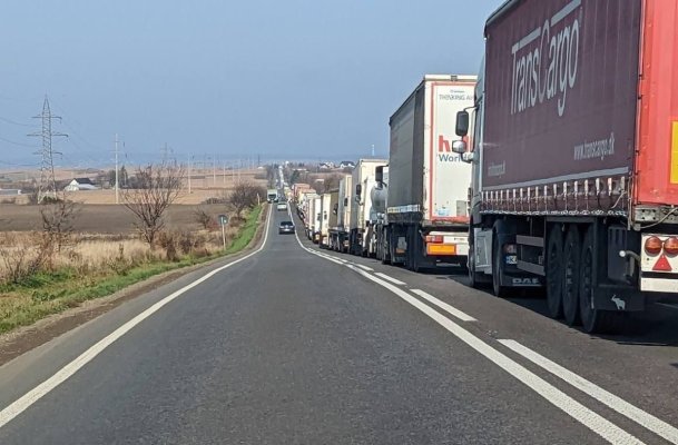 Restricții de circulație pentru TIR-uri din cauza caniculei