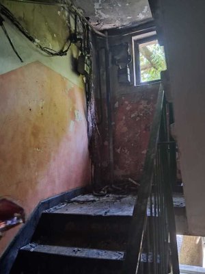 Zeci de persoane evacuate dintr-un bloc de locuinţe din Bârlad, în urma unui incendiu