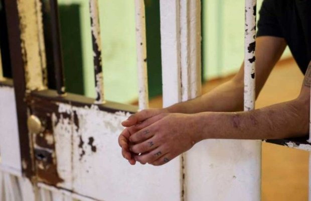 Un infractor violent a fost eliberat din greșeală din închisoare, după ce a fost confundat cu un coleg de celulă