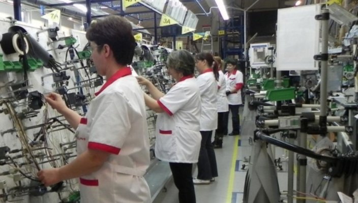 Prăbușire neașteptată în industria auto din România: Sute de oameni