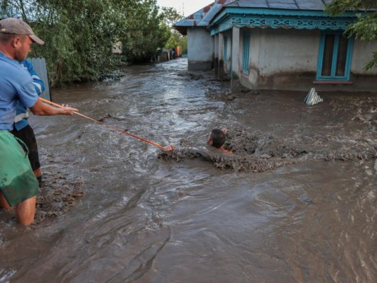 A fost emis Cod Portocaliu de inundații în România: Pericol în zone din Moldova și Muntenia