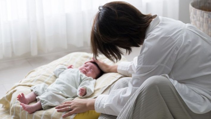 Mamele surogat sunt mai predispuse la probleme de sănătate mintală decât femeile care-și nasc propriii copii