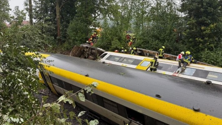 Alertă! Mai multe persoane au murit, după ce un tren de pasageri a deraiat