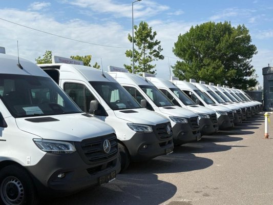 Consiliul Județean Constanța a livrat primele 25 de microbuze electrice către primării
