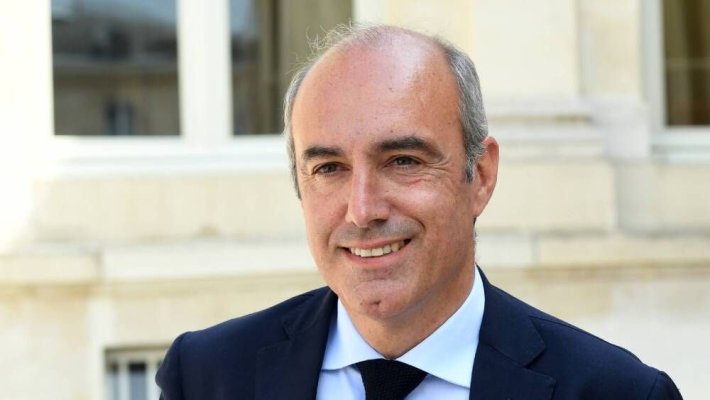Sinuciderea deputatului de dreapta provoacă un val de șoc în Franța