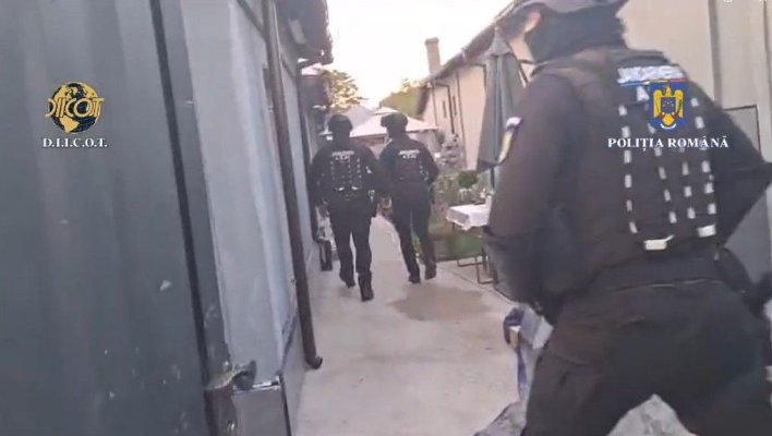 Două persoane, reținute pentru trafic de droguri de mare risc. Cu ce sume vindeau dozele. Video