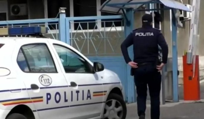 Un bărbat a fost arestat după ce și-a lovit soția cu tigaia și a tăiat-o cu cuțitul