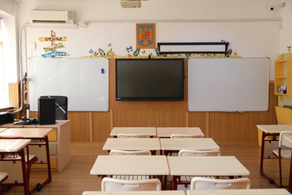 Primăria Constanța dotează unitățile de învățământ preuniversitar cu echipamente școlare
