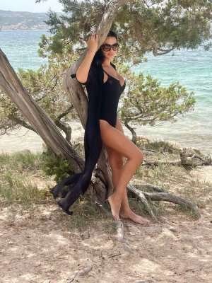 Cum arată Lavinia în costum de baie! Soția lui Ștefan Bănică este impecabilă