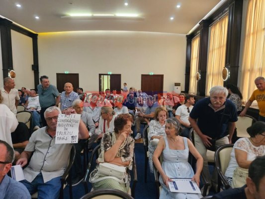Locuitorii din Palazu Mare cer blocarea proiectelor dezvoltatorilor imobiliari!  Video