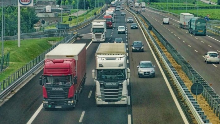 Mașinile pe benzină 'părăsite' în China inundă piețele globale: Exporturile au explodat în ultimii cinci ani