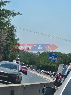 Trafic infernal spre sudul litoralului. Se circulă bară la bară. Video