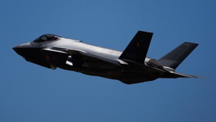 Un avion F-35 al Marinei SUA s-a prăbuşit în California. Ce s-a întâmplat cu pilotul. Video