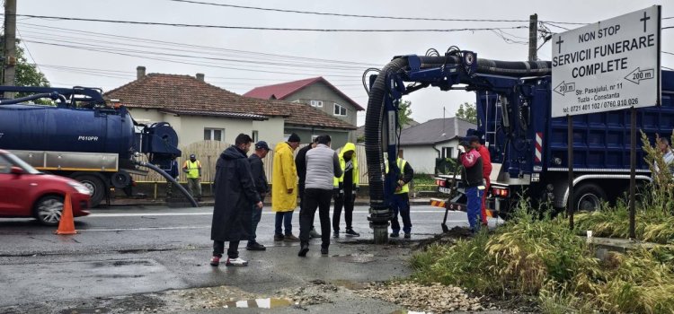 Primăria Tuzla continuă lucrările de săpare  pe DN39