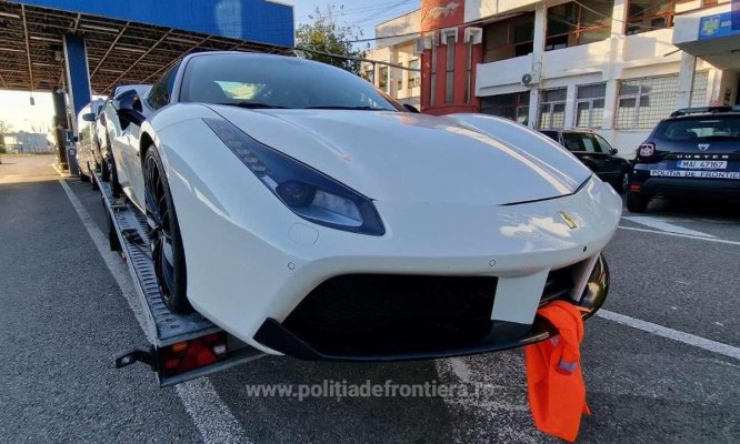 Un Ferrari căutat în Elveția, descoperit de polițiștii de frontieră la vamă. Video