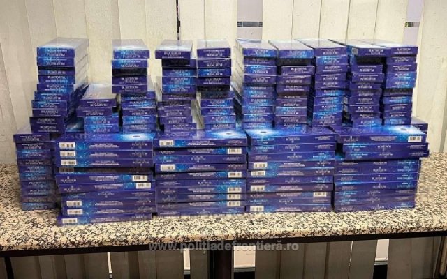 Peste 159.000 de țigarete au fost descoperite pe Aeroportul Otopeni, în bagajele de cală ale unei familii