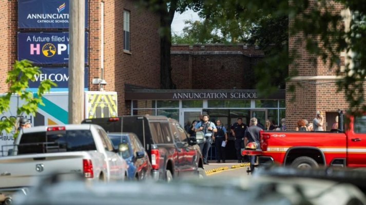 Atac armat la o şcoală catolică din oraşul american Minneapolis, soldat cu trei morți şi 17 răniți