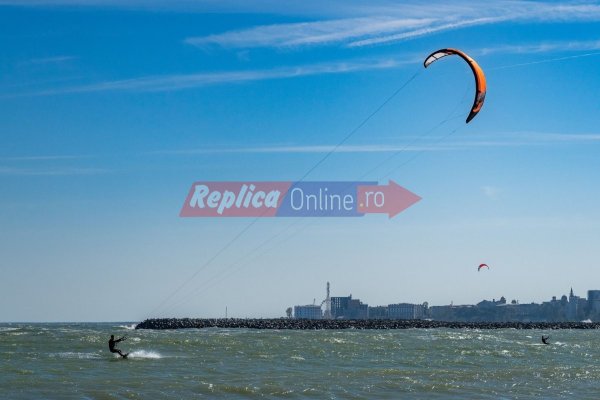 Kite-surfing-ul animă plajele din Mamaia la sfârșit de sezon! Video