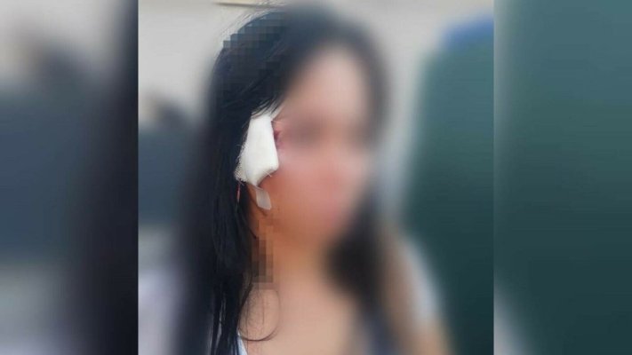 Trei tinere, între care o minoră, au fost lovite de un bărbat, într-un tramvai din București