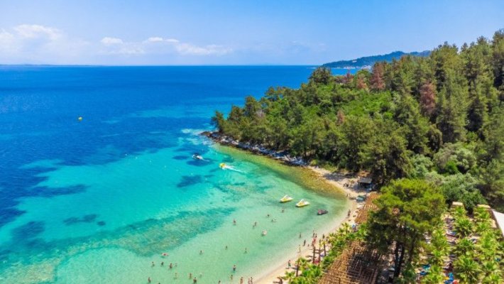 Un român a făcut infarct în timp ce făcea scufundări în insula Thasos. Era în vacanță cu familia