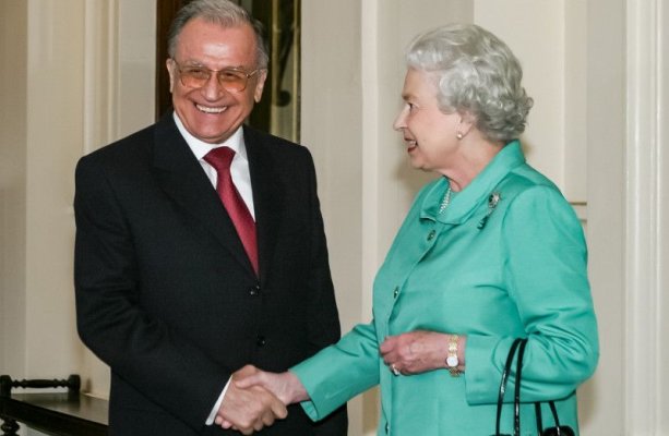 Moartea fostului președinte Iliescu, în presa internațională: „Lasă în urmă o moștenire politică a controverselor“