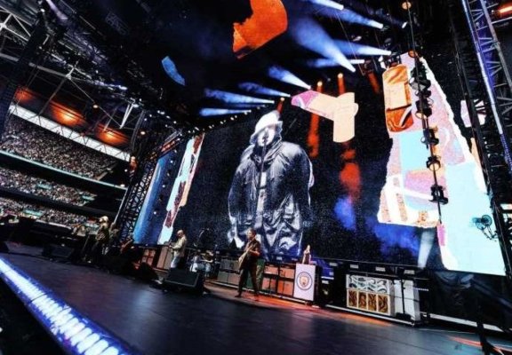 Un bărbat de 40 de ani a murit în timpul concertului trupei Oasis de la Londra 