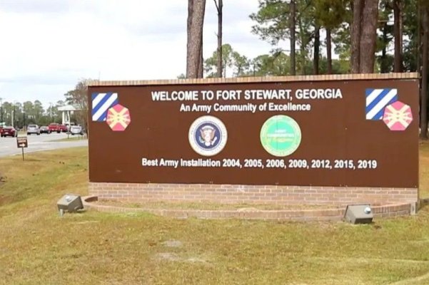 Atac armat la baza militară Fort Stewart din SUA. Cinci soldați au fost împușcați