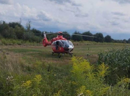 Un bărbat și un copil de 9 ani au murit, după ce s-au electrocutat într-o piscină