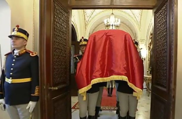 Cât au costat funeraliile fostului președinte Ion Iliescu. Oficialii au primit pachete de pomană