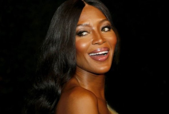6 dive care s-au luptat cu alcoolismul! Naomi Campbell: „Credeam că voi muri”