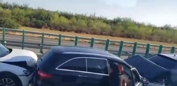 Carambol pe Autostrada A2 cu 6 mașini implicate. Traficul este îngreunat. Video