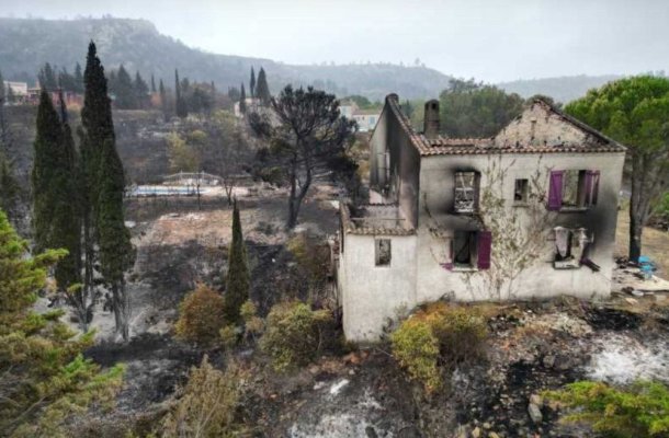 Incendiul de vegetație de proporții din sudul Franței, în mare parte stins