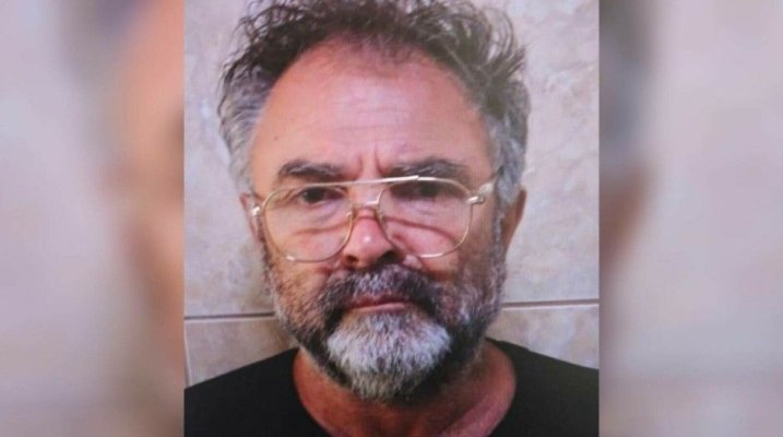 Încă un deținut a evadat, după ce a sărit pe geamul ambulanței cu care era transportat la spital