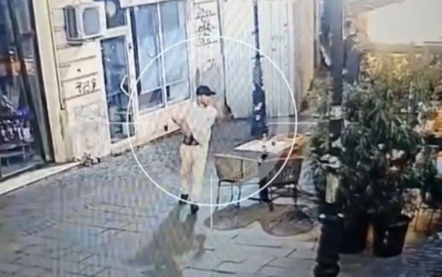 Un cetățean turc a tras focuri de armă în Centrul Vechi din Capitală. Acesta ar fi intrat ilegal în țară. Video