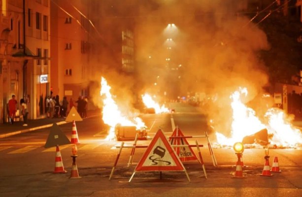 Elveția: Proteste la Lausanne după moartea unui tânăr într-un accident rutier în timp ce era urmărit de poliție