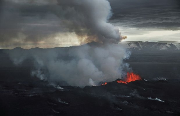 Cutremurul din Kamceatka a trezit Vulcanul Kraşeninnikov care a erupt pentru prima dată în 600 de ani
