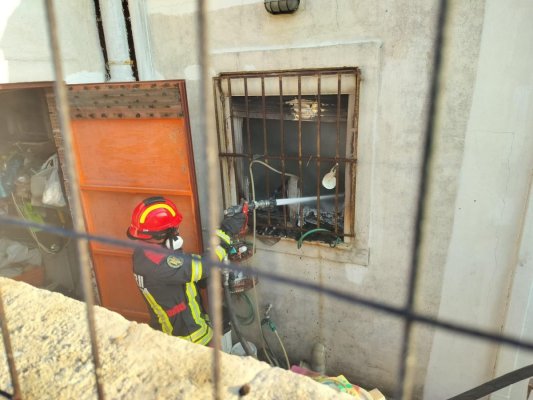 Pompierii români dislocați în Grecia se luptă cu un incendiu de vegetație izbucnit în apropierea localității Charvalo